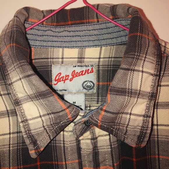 Buttoned shirt - Picture 3 of 3